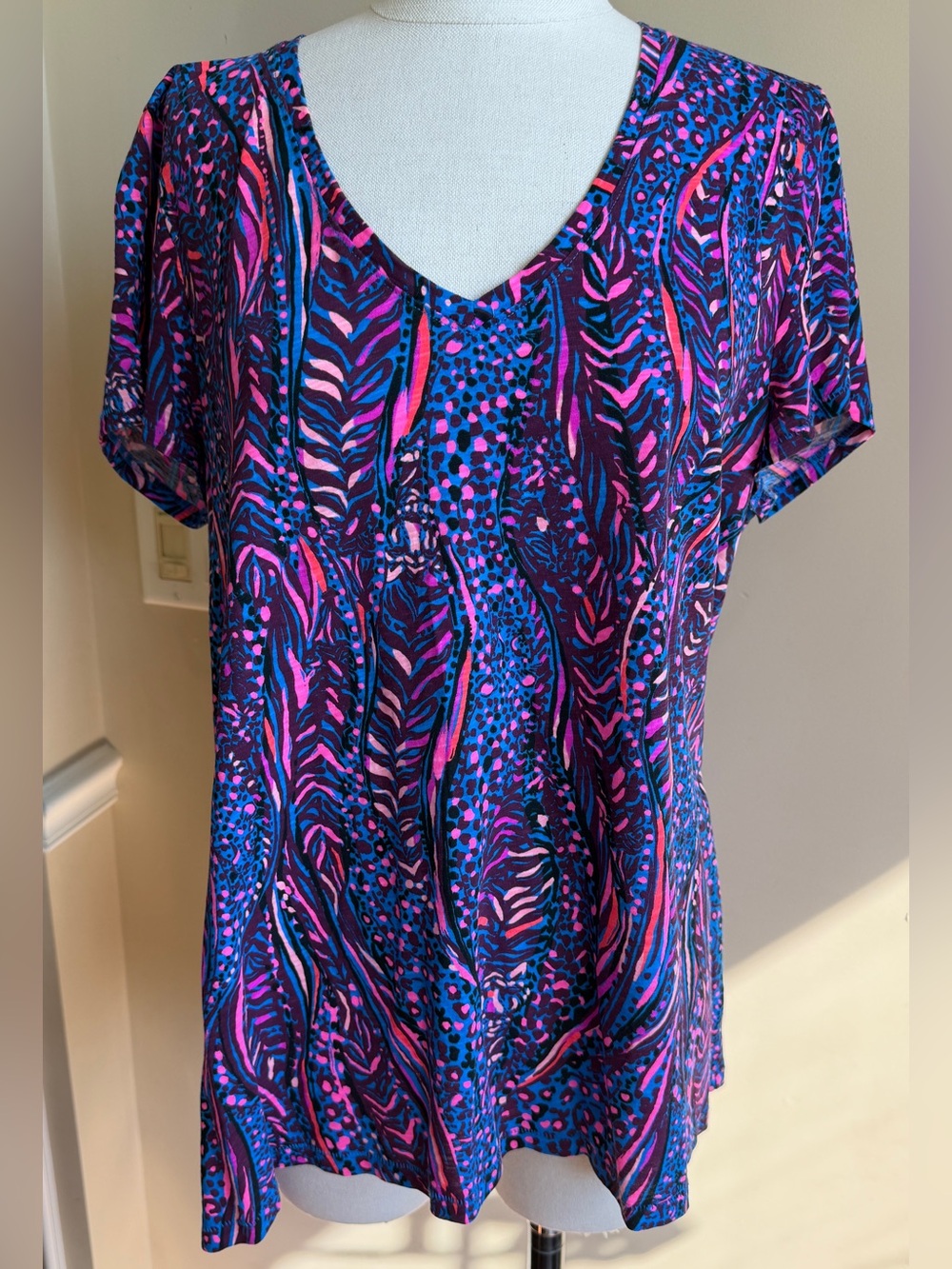 Lilly Pulitzer Etta V-Neck Top, Always Pawsitive, Size XL